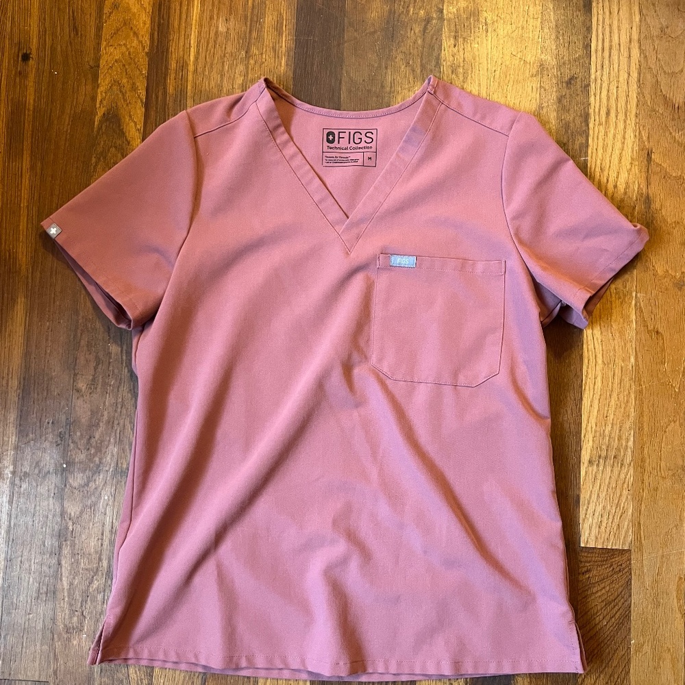 Figs mauve one pocket scrub top